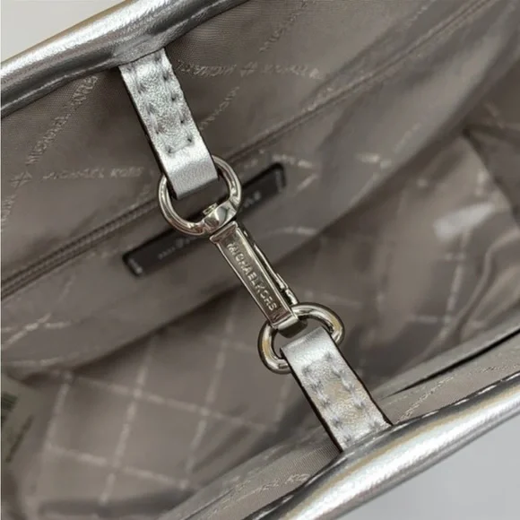 Michael Kors Signature Jet Set Girls Medium Carryall Tote Bright White M… - Picture 9 of 14